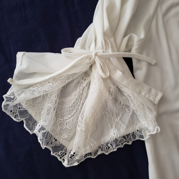 Cecil McBee Japanese Brand Top with lace - Picture 2 of 4